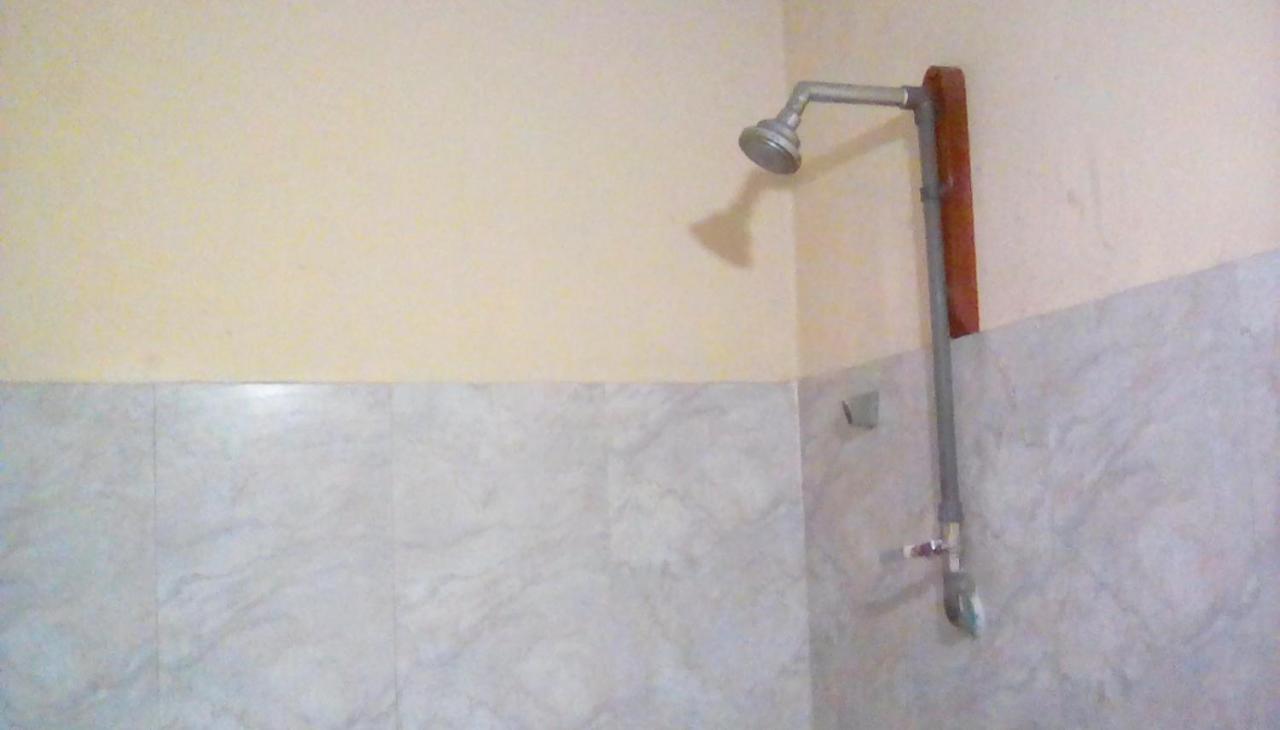 Leaf Guest House Гампола Экстерьер фото