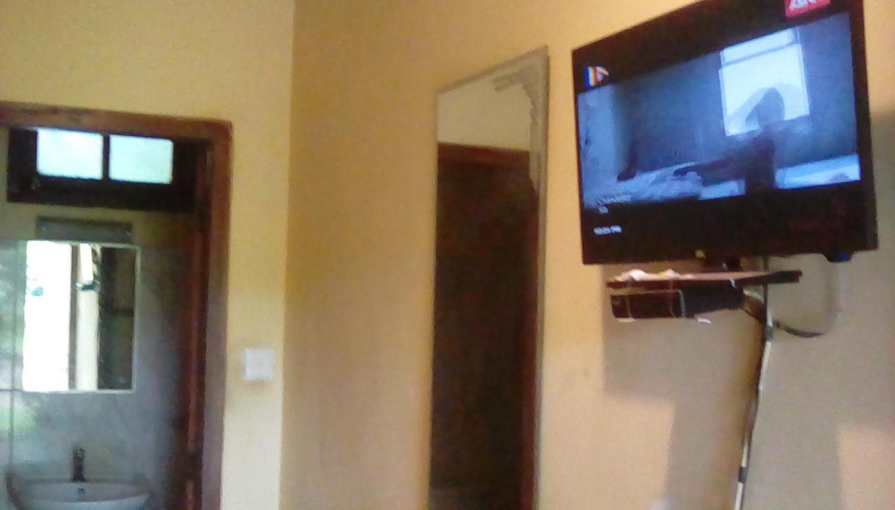 Leaf Guest House Гампола Экстерьер фото