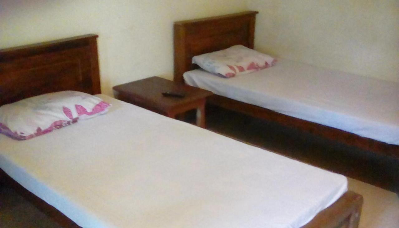 Leaf Guest House Гампола Экстерьер фото