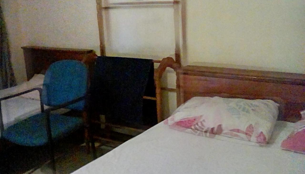 Leaf Guest House Гампола Экстерьер фото