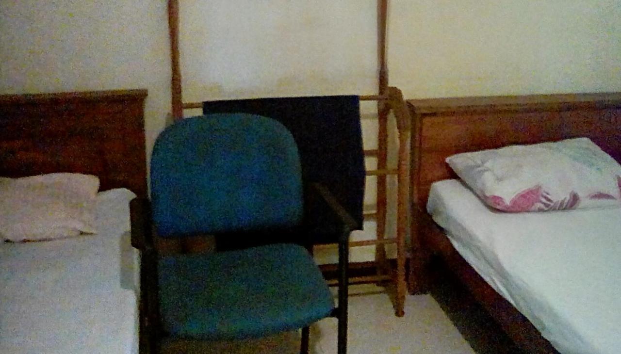 Leaf Guest House Гампола Экстерьер фото