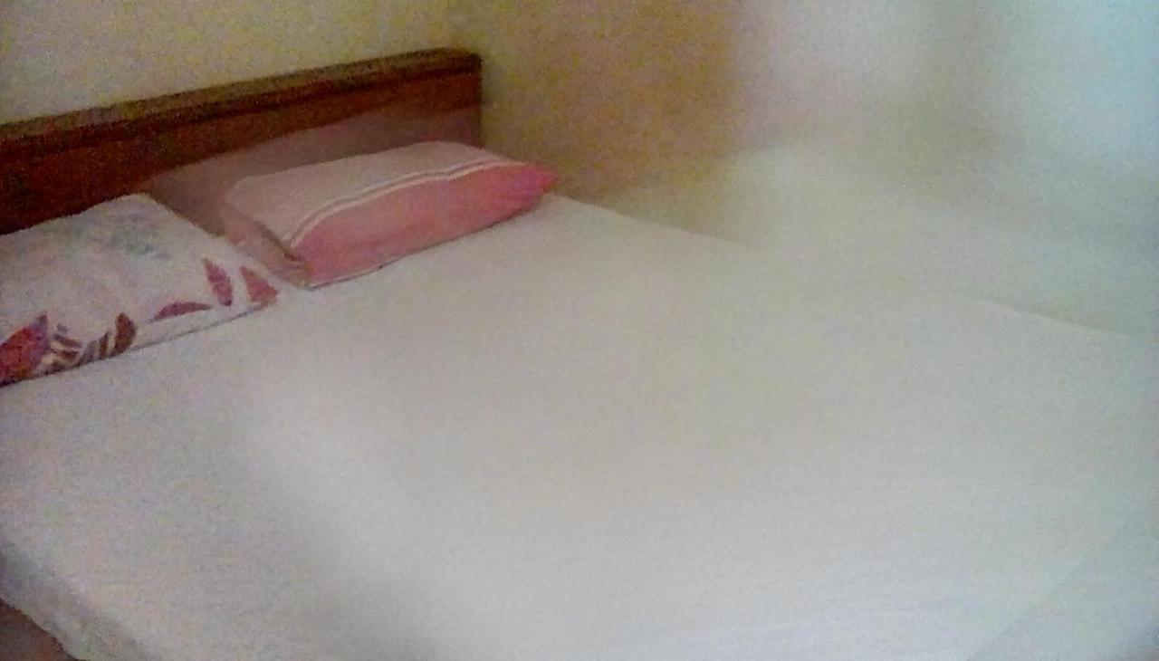 Leaf Guest House Гампола Экстерьер фото